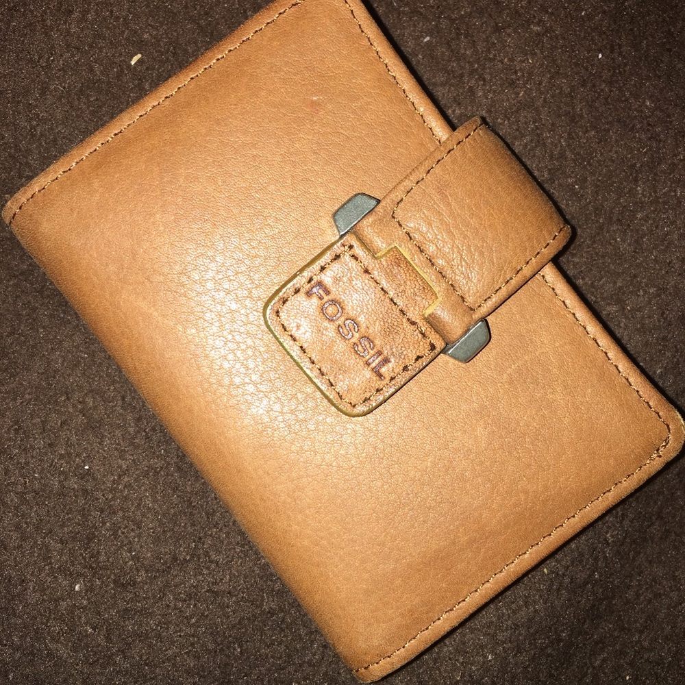 Mini Fossil Leather Wallet